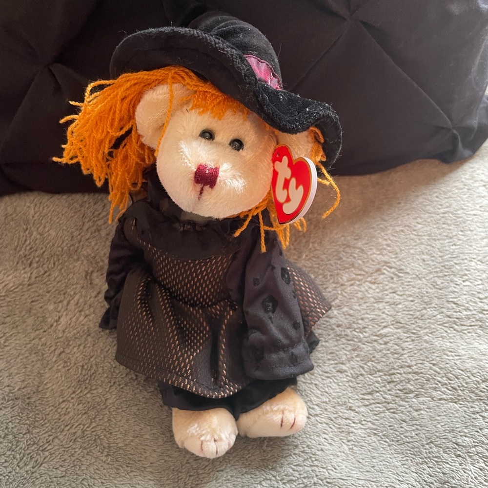 ATTIC COLLECTION: Ty beanie baby “Hagatha”